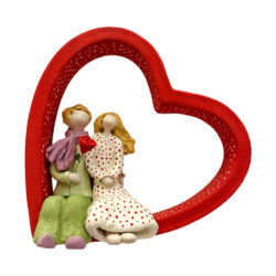 Μικρός Πρίγκιπας με κοπέλα σε κόκκινη καρδιά