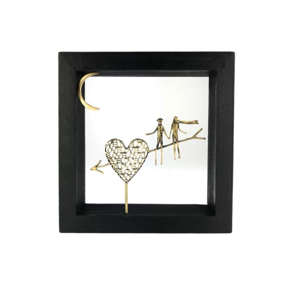 Sitting on the arrow of love-eartshop