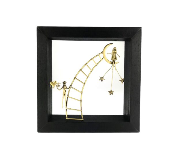 A walk to the moon-eartshop