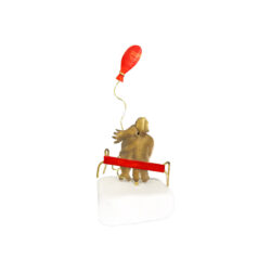 “Ζευγάρι με μπαλόνι σε παγκάκι”