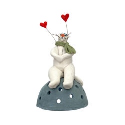 Γατούλης με καρδούλες καθισμένος σε Πλανήτη-φαναράκι