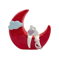 Ζευγάρι ερωτευμένο από το φεγγάρι έως τα σύννεφα