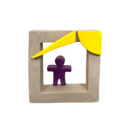 Φιγούρα μοβ σε γκρι κεραμικό πλαίσιο