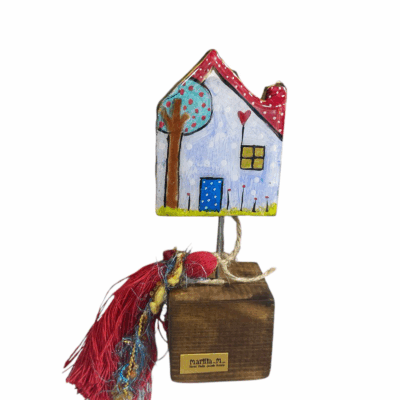 Σπίτι με δέντρο σε βάση Ι