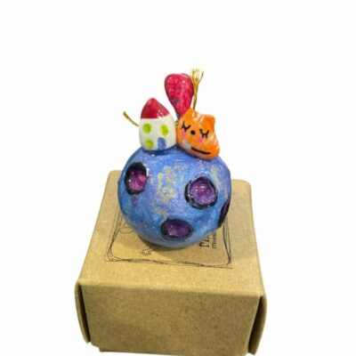 Ρόδι με σπιτάκι, καρδιά και γάτα σε κουτάκι και γούρι του 26΄’