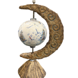 Ceramic moon with stonewear globe 17 cm.