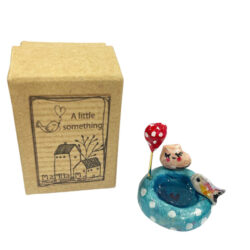 Λιμνούλα με γατούλα, ψαράκι και καρδιά σε κουτάκι