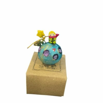 Πλανήτης με μικρό πρίγκιπα και αστεράκι σε κουτάκι