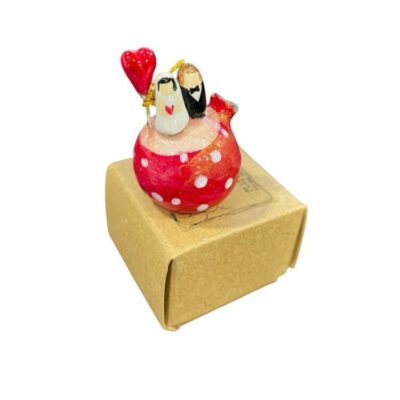 Ρόδι με γαμήλιο ζευγάρι και καρδιά σε κουτάκι και γούρι του 26′