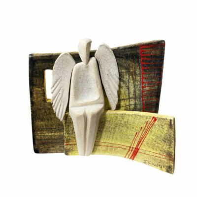 Καθιστή αγγελική κεραμική φιγούρα με γεωμετρικά σχέδια