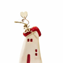 Σπίτι κεραμικό 13εκ. με γούρι του 26' και καρδιά