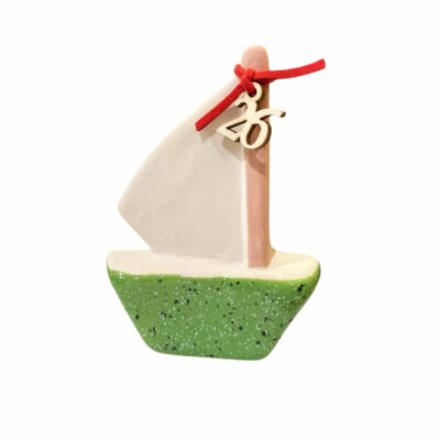 Καράβι κεραμικό 10εκ. με γούρι του 26′ ΙΙΙ