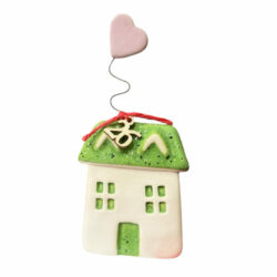 Σπίτι κεραμικό 14 εκ. με γούρι του 26' και καρδιά ΙΙ