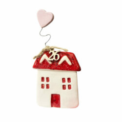 Σπίτι κεραμικό 14 εκ. με γούρι του 26' και καρδιά