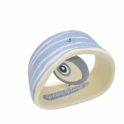 Κεραμικό γούρι σε stand με ευχή : ΄΄ φτου,φτου΄΄