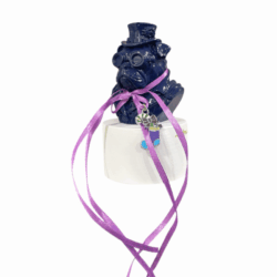 "Αγαλματίδιο σκύλος με καπέλο και γυαλιά"