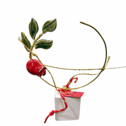 ''Ρόδι σε στεφάνι με γούρι του 26' ''