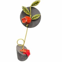 '' Κεραμικό ρόδι σε βάση και γούρι του 26' ''