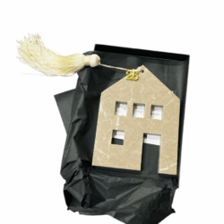 Μαρμάρινο διακοσμητικό " Σπιτάκι με γούρι του 26' "