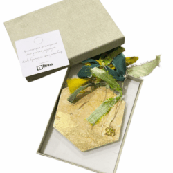 Μαρμάρινο διακοσμητικό " Χρυσό - ροζ ρόμβος με γούρι του 26' "