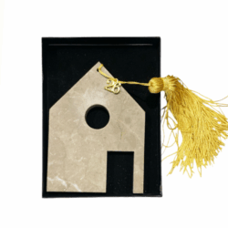 Μαρμάρινο διακοσμητικό " Σπιτάκι με γούρι του 26' "