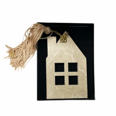 Μαρμάρινο διακοσμητικό ” Σπιτάκι με γούρι του 26′ “