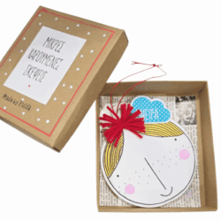 Χάρτινο κουτί με ξύλινο πρόσωπο και ευχή...''Όνειρα''